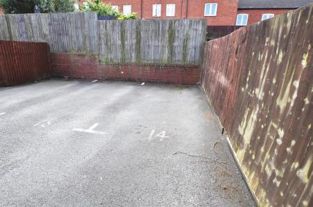 1 bedroom Apartment for sale in Brunt Lane, Woodville, Swadlincote