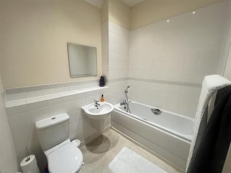 2 bedroom Apartment for sale in Anglesey Road, Burton-On-Trent