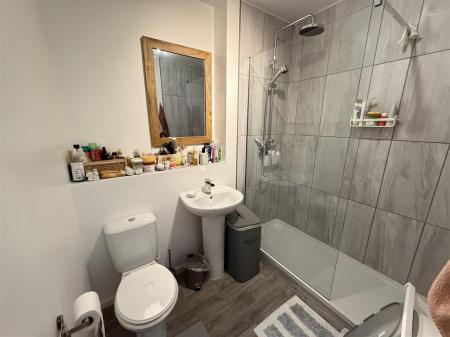2 bedroom Apartment for sale in Caroline Court, Burton-On-Trent