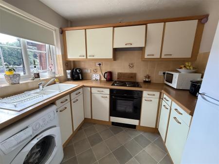 2 bedroom Terraced House for sale in Derwent Close, Burton-On-Trent
