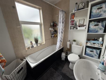 2 bedroom Terraced House for sale in Hunter Street, Burton-On-Trent