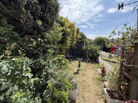 2 bedroom Terraced House for sale in Oak Street, Burton-On-Trent