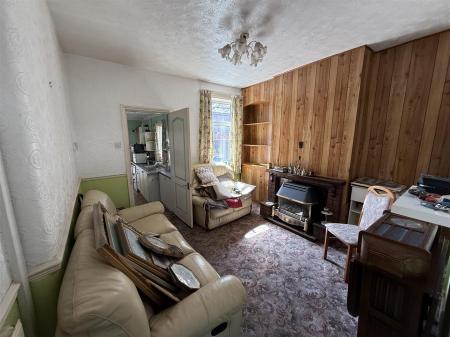 2 bedroom Terraced House for sale in Oak Street, Burton-On-Trent