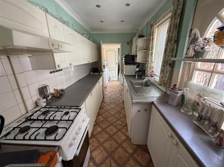 2 bedroom Terraced House for sale in Oak Street, Burton-On-Trent