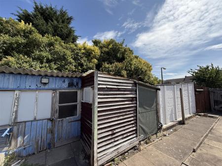 2 bedroom Terraced House for sale in Oak Street, Burton-On-Trent