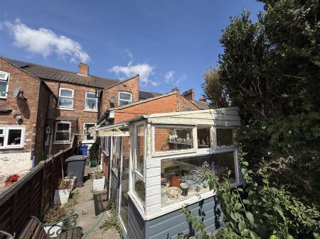 2 bedroom Terraced House for sale in Oak Street, Burton-On-Trent