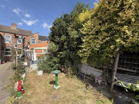 2 bedroom Terraced House for sale in Oak Street, Burton-On-Trent