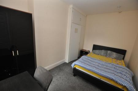 3 bedroom Terraced House for sale in Calais Road, Burton-On-Trent