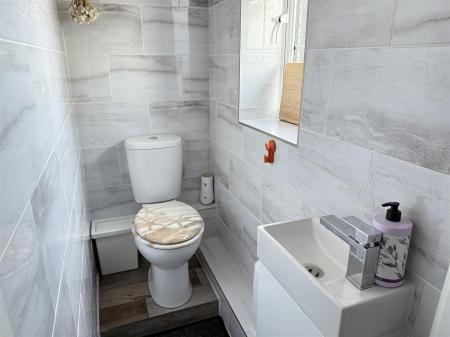 1 bedroom End of terrace house for sale in Appletree Road, Hatton, Derby