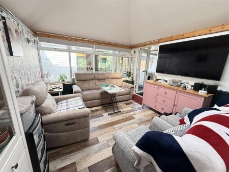 1 bedroom End of terrace house for sale in Appletree Road, Hatton, Derby