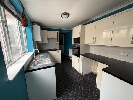 3 bedroom Terraced House for sale in Shobnall Street, Burton-On-Trent
