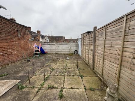 3 bedroom Terraced House for sale in Shobnall Street, Burton-On-Trent