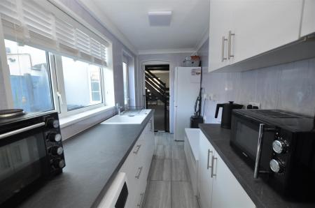 2 bedroom Terraced House for sale in Woods Lane, Burton-On-Trent