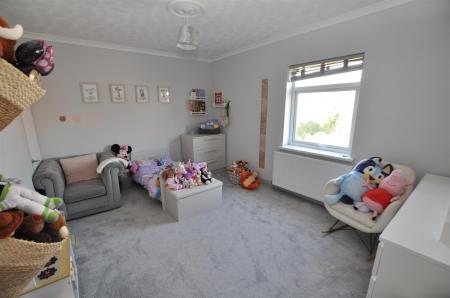 2 bedroom Terraced House for sale in Woods Lane, Burton-On-Trent