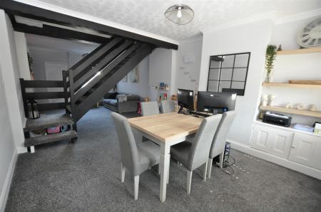 2 bedroom Terraced House for sale in Woods Lane, Burton-On-Trent