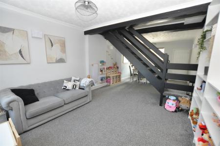 2 bedroom Terraced House for sale in Woods Lane, Burton-On-Trent