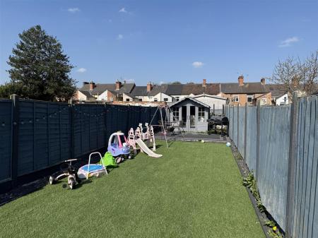 2 bedroom Terraced House for sale in Woods Lane, Burton-On-Trent