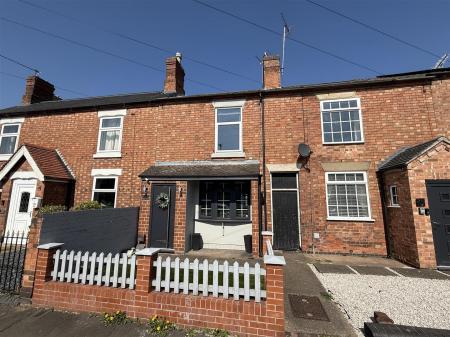2 bedroom Terraced House for sale in Woods Lane, Burton-On-Trent