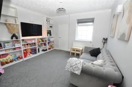 2 bedroom Terraced House for sale in Woods Lane, Burton-On-Trent