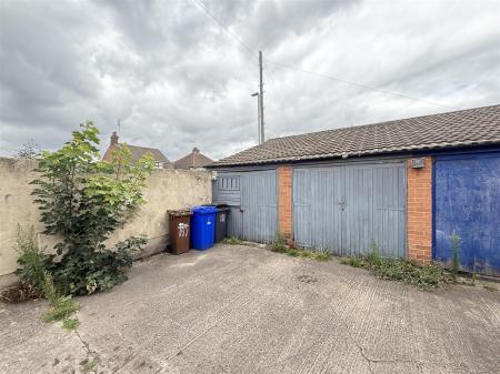 3 bedroom End of terrace house for sale in Goodman Street, Burton-On-Trent