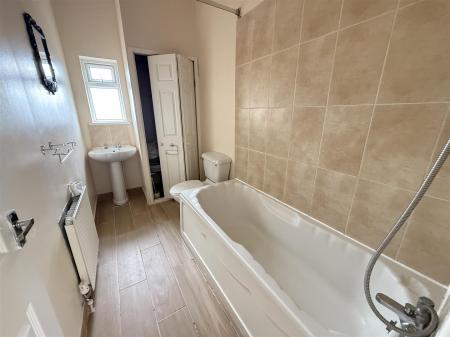 3 bedroom End of terrace house for sale in Goodman Street, Burton-On-Trent