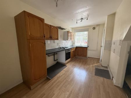 3 bedroom Terraced House for sale in Chestnut Avenue, Midway