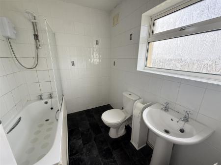 3 bedroom Terraced House for sale in Chestnut Avenue, Midway