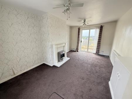 3 bedroom Terraced House for sale in Chestnut Avenue, Midway