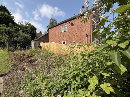 2 bedroom Terraced House for sale in Scalpcliffe Road, Burton-On-Trent