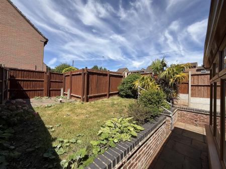 2 bedroom Town house for sale in Grafton Road, Burton-On-Trent