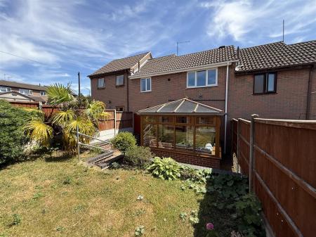 2 bedroom Town house for sale in Grafton Road, Burton-On-Trent