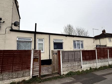 4 bedroom End of terrace house for sale in Long Street, Burton-On-Trent