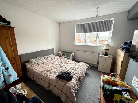 4 bedroom End of terrace house for sale in Long Street, Burton-On-Trent