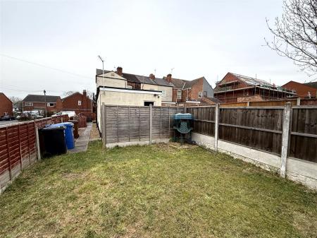 4 bedroom End of terrace house for sale in Long Street, Burton-On-Trent