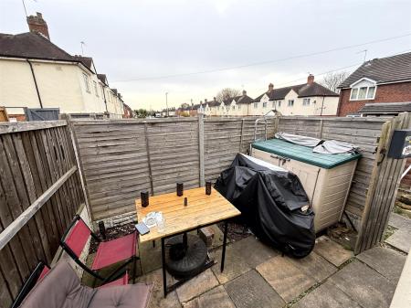 4 bedroom End of terrace house for sale in Long Street, Burton-On-Trent