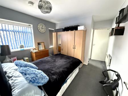 4 bedroom End of terrace house for sale in Long Street, Burton-On-Trent