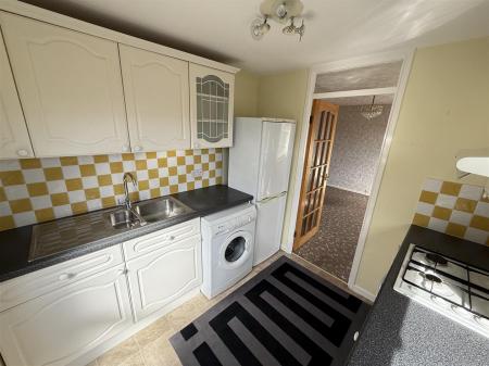 2 bedroom Semi-detached bungalow for sale in Henhurst Ridge, Burton-On-Trent