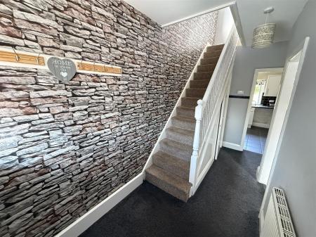 3 bedroom Semi-detached house for sale in Belvedere Road, Burton-On-Trent