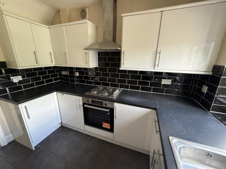3 bedroom Semi-detached house for sale in Belvedere Road, Burton-On-Trent