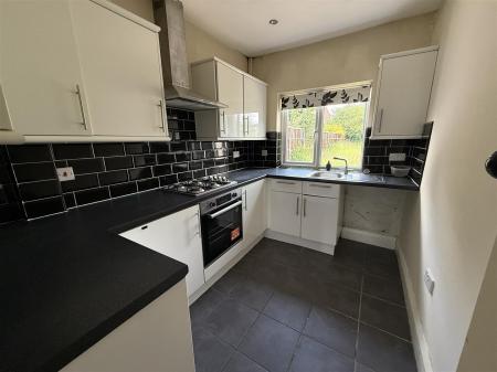 3 bedroom Semi-detached house for sale in Belvedere Road, Burton-On-Trent