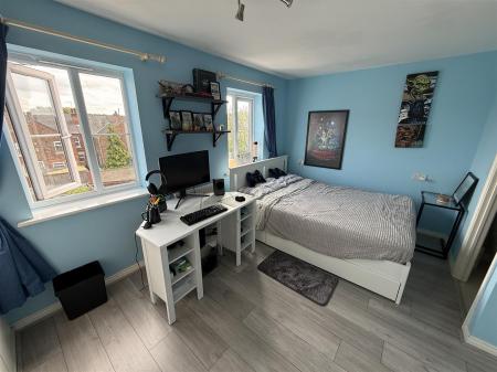 3 bedroom Town house for sale in Saw Mill Way, Burton-On-Trent