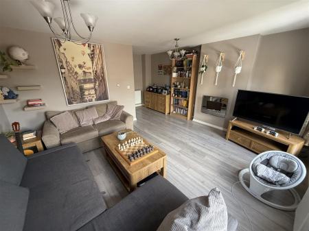 3 bedroom Town house for sale in Saw Mill Way, Burton-On-Trent