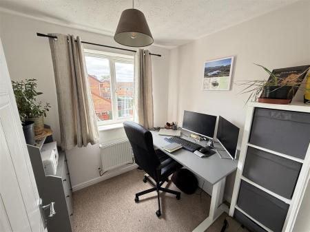 3 bedroom End of terrace house for sale in Ratcliffe Avenue, Branston