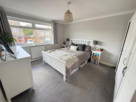 3 bedroom Semi-detached house for sale in New Road, Newhall