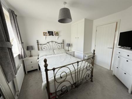 3 bedroom Semi-detached house for sale in Knight Drive, Burton on trent