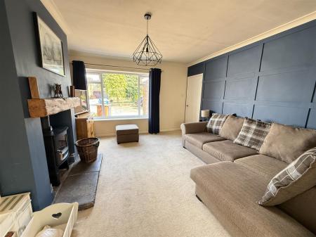 4 bedroom Semi-detached house for sale in Leamington Road, Branston, Burton-On-Trent