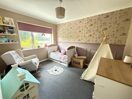 4 bedroom Semi-detached house for sale in Leamington Road, Branston, Burton-On-Trent