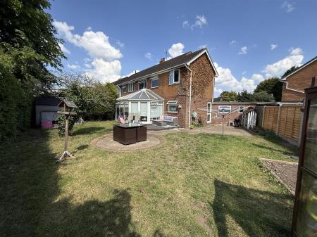 4 bedroom Semi-detached house for sale in Leamington Road, Branston, Burton-On-Trent
