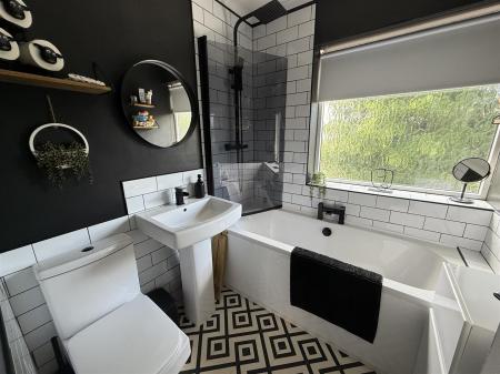 4 bedroom Semi-detached house for sale in Leamington Road, Branston, Burton-On-Trent