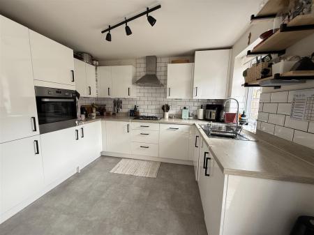 3 bedroom Town house for sale in Rook Drive, Burton-On-Trent